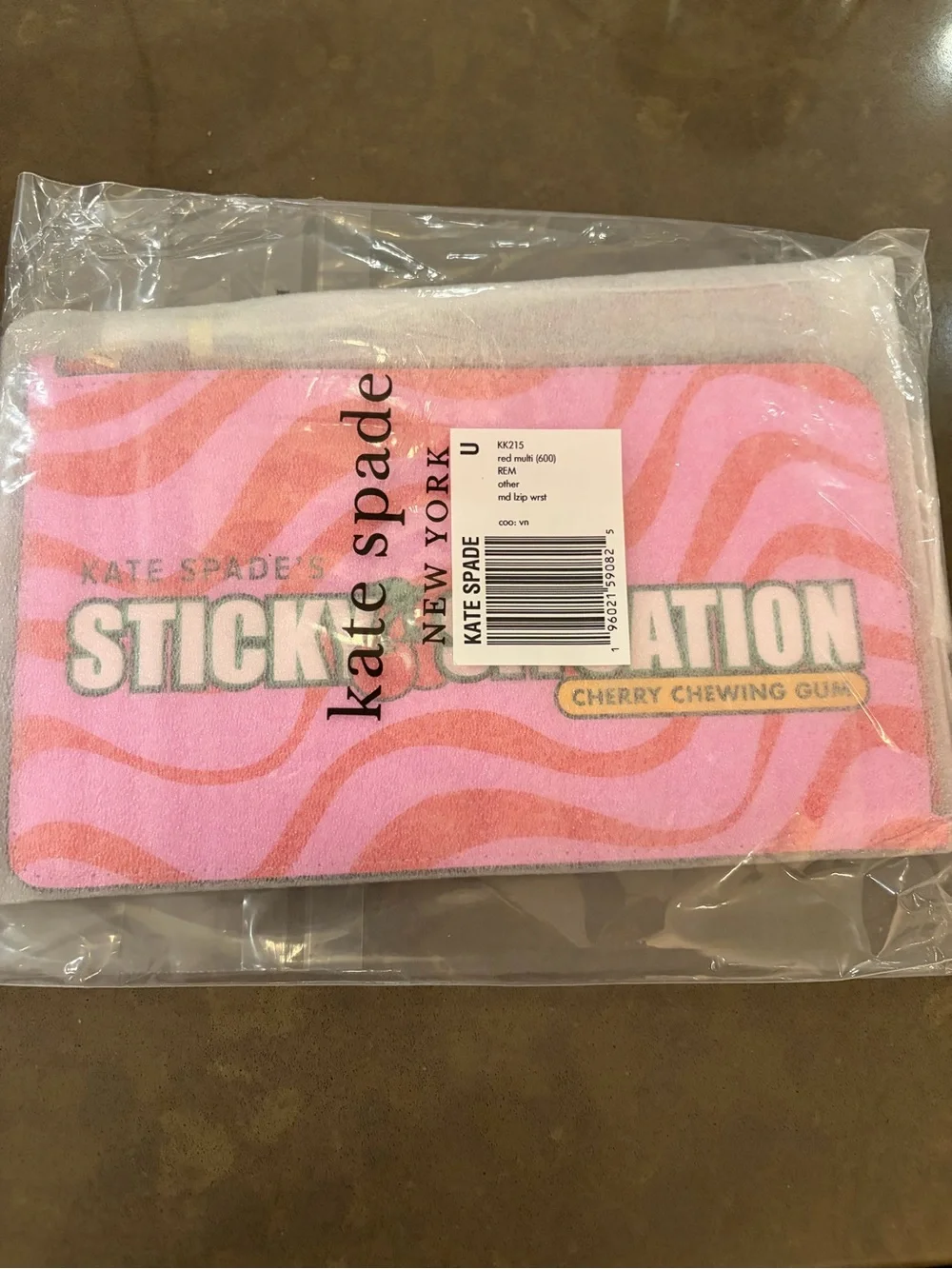 NWT kate spade Sticky Situation Bubble Gum Medium L-Zip Wristlet